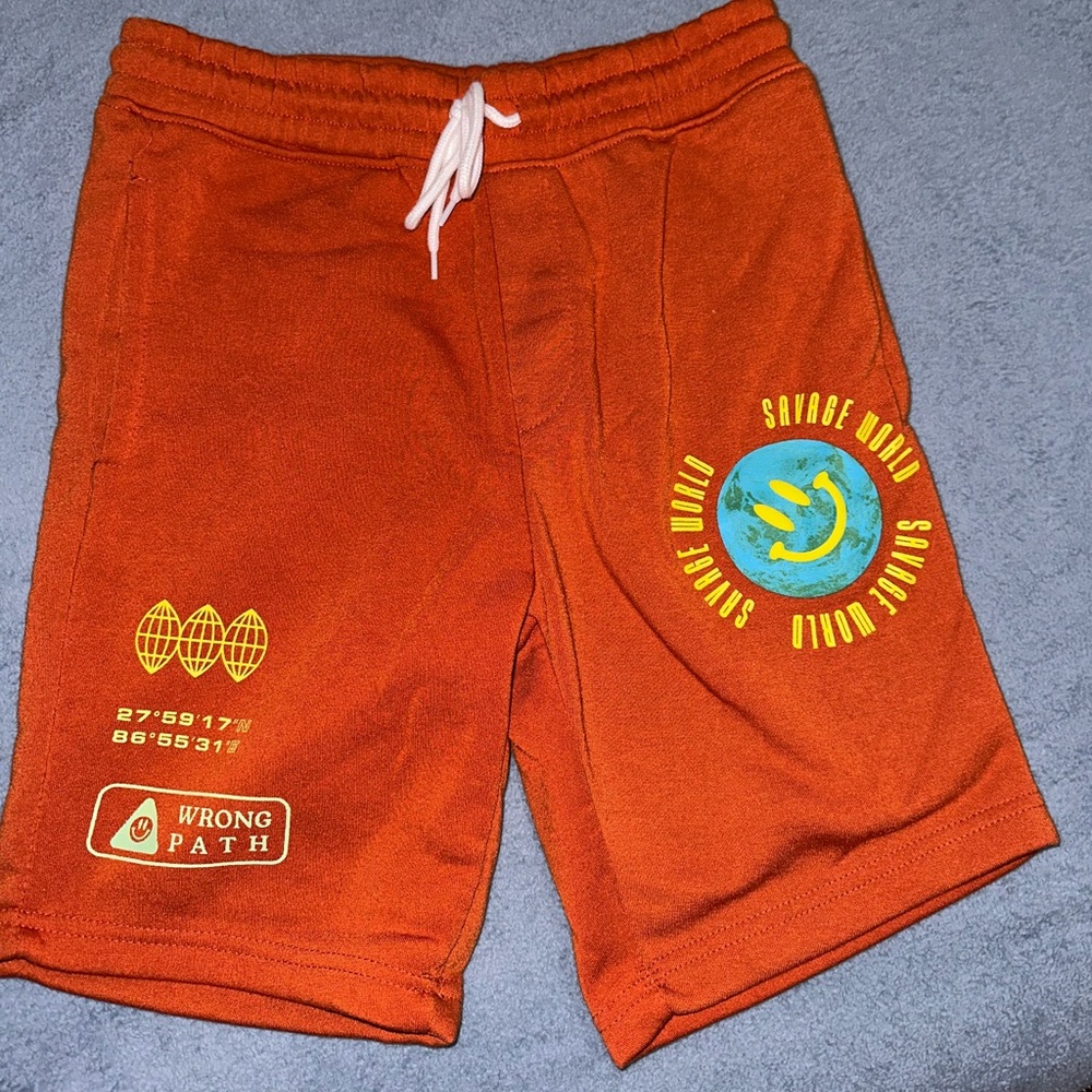 Graphic shorts